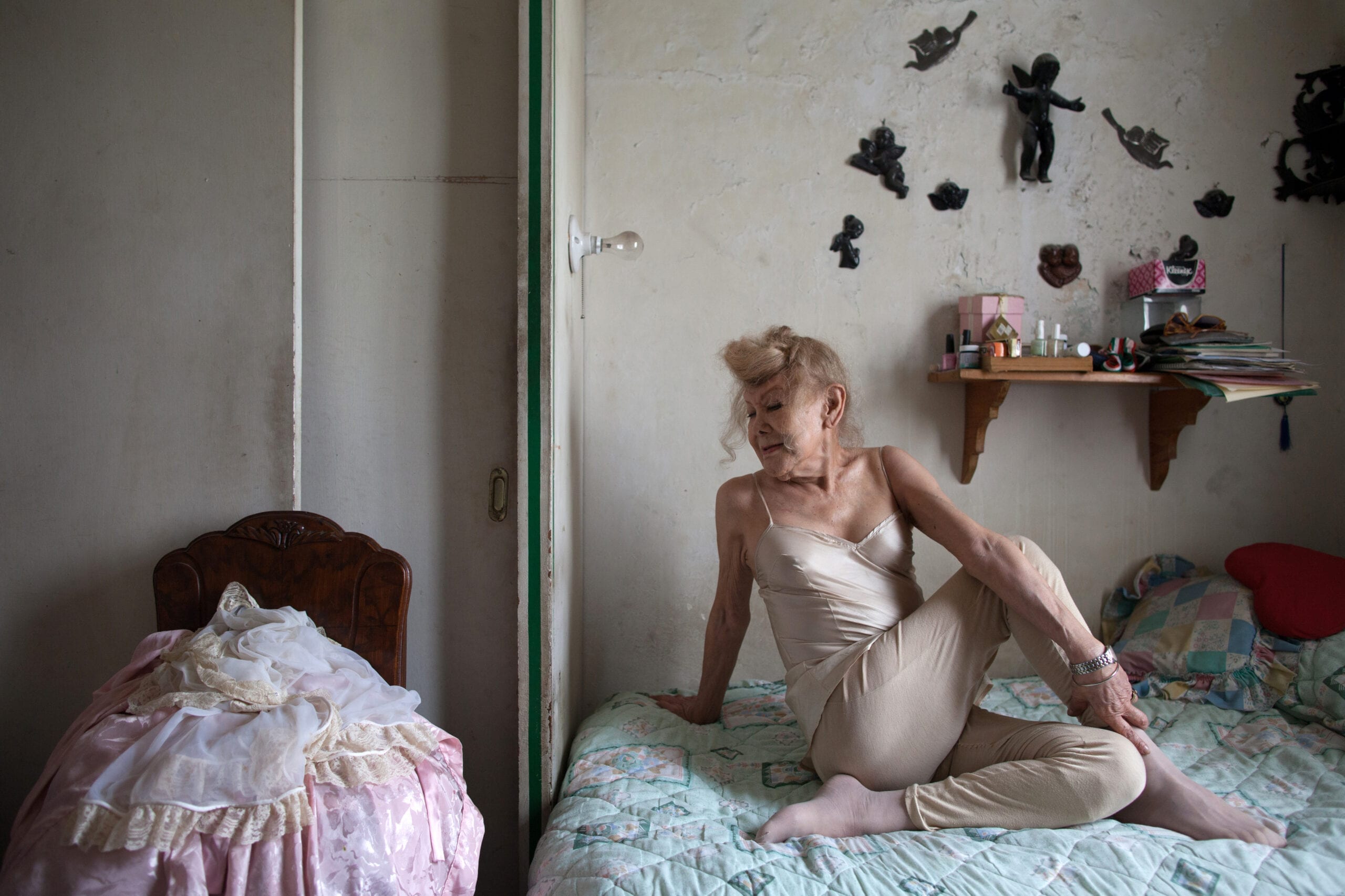 Eighty year old Mexican transgender woman creates a shelter for elderly gays